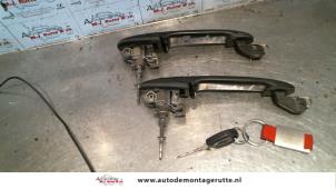O79694 Gebruikte portiergreep 2deurs links Volkswagen Polo