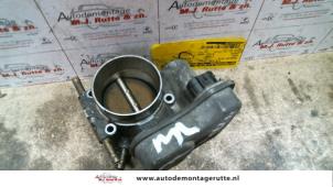 O122497 Gebruikte gasklephuis Opel Omega