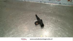 O110674 Gebruikte temperatuursensor binnen Volkswagen Golf