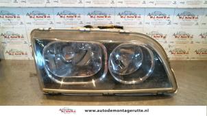 O74410 Gebruikte rechter koplamp Volvo S40/V40