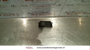 O106692 Gebruikte verwarmingsschakelaar achterruit Mercedes S-Klasse