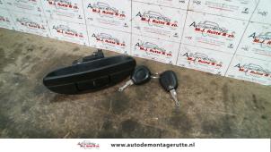 O91877 Gebruikte slotmechaniek achterklep Renault Megane Scenic