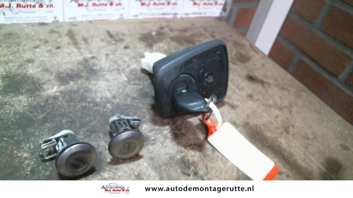 Gebruikte Slotenset Cilinder (compleet) Peugeot 106 O82215