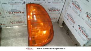 O75503 Gebruikte richtingaanwijzer links Mercedes 200 - 500