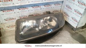 O73077 Gebruikte linker koplamp Seat Leon