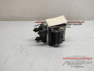 Gebruikte ABS Pomp Volkswagen Passat (3C2) 2.0 TDI 140 Prijs € 80,00 Margeregeling aangeboden door Autodemontage Poelstra B.V.