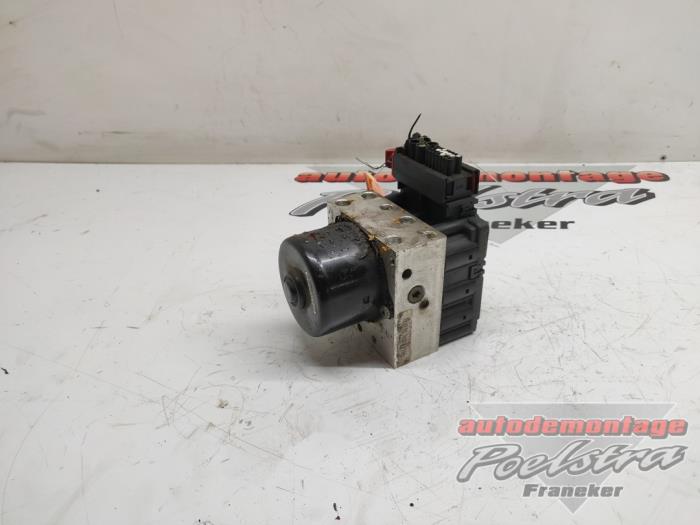 Gebruikte ABS Pomp Renault Clio II (BB/CB) 1.2 16V Prijs € 15,00 Margeregeling aangeboden door Autodemontage Poelstra B.V.