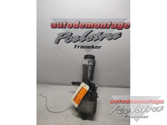 Gebruikte Oliefilterhuis Audi A4 Avant (B7) 2.0 TDI Prijs € 49,00 Margeregeling aangeboden door Autodemontage Poelstra B.V.