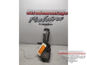 Gebruikte Oliefilterhuis Audi A4 Avant (B7) 2.0 TDI Prijs € 49,00 Margeregeling aangeboden door Autodemontage Poelstra B.V.