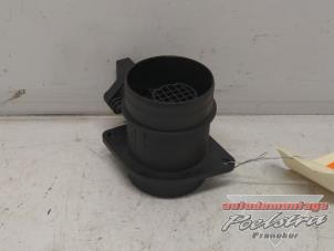 Gebruikte Luchtmassameter Volkswagen Golf IV (1J1) 1.9 TDI 110 Prijs € 19,95 Margeregeling aangeboden door Autodemontage Poelstra B.V.