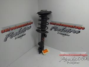 Gebruikte Schokdemperpoot links-voor Mercedes E (W212) E-220 CDI 16V BlueEfficiency 4-Matic Prijs € 39,95 Margeregeling aangeboden door Autodemontage Poelstra B.V.