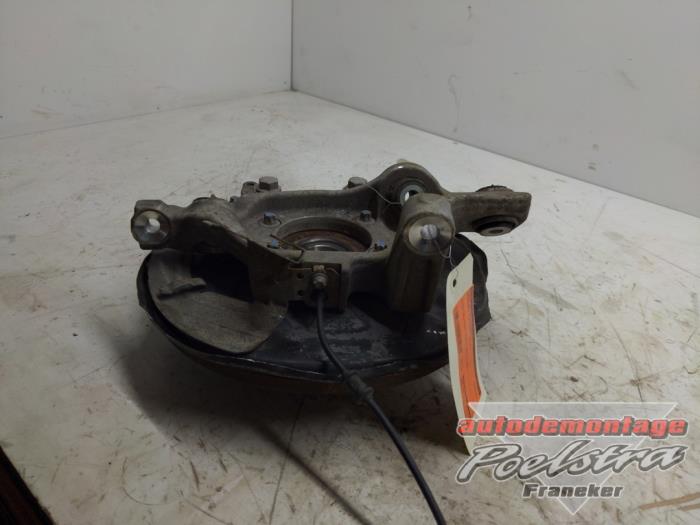 Fusee rechts-achter van een Mercedes-Benz C (W205) 2.2 C-220 CDI 16V BlueTEC 2016