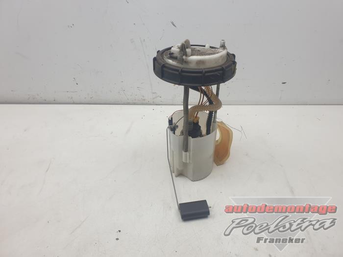 Gebruikte Tank element Pomp Opel Combo 1.3 CDTI 16V ecoFlex Prijs € 30,00 Margeregeling aangeboden door Autodemontage Poelstra B.V.