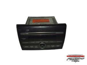 Gebruikte Radio CD Speler Fiat Bravo (198A) 1.6 D Multijet 90 Prijs € 120,00 Margeregeling aangeboden door Autodemontage poelsta B.V.