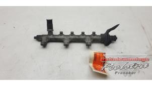 Gebruikte Common rail (Injectie) Renault Master II (FD/HD) 2.5 dCi 16V Prijs € 49,00 Margeregeling aangeboden door Autodemontage Poelstra B.V.