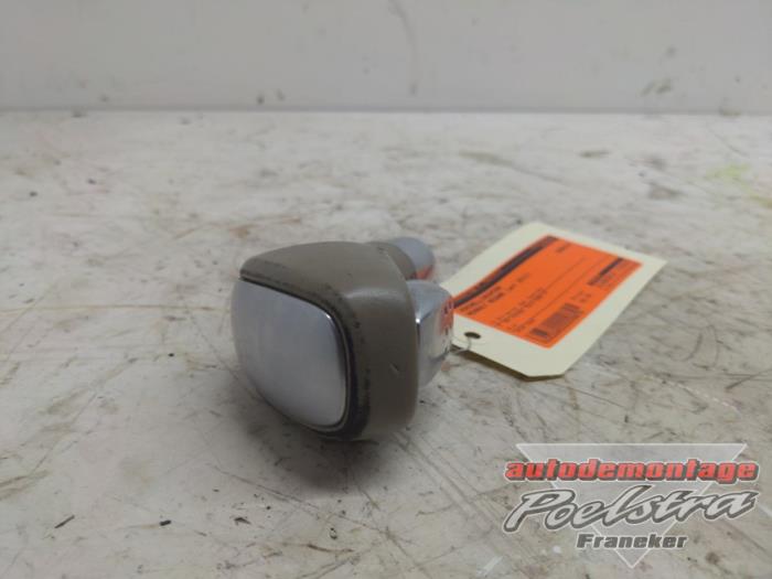 Gebruikte Versnellingspook Renault Megane III Berline (BZ) 2.0 16V CVT Prijs € 19,95 Margeregeling aangeboden door Autodemontage Poelstra B.V.