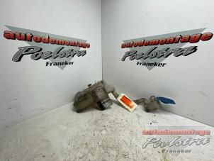 Gebruikte Ruitensproeier voor Volkswagen Golf V (1K1) 1.9 TDI Prijs € 19,95 Margeregeling aangeboden door Autodemontage Poelstra B.V.