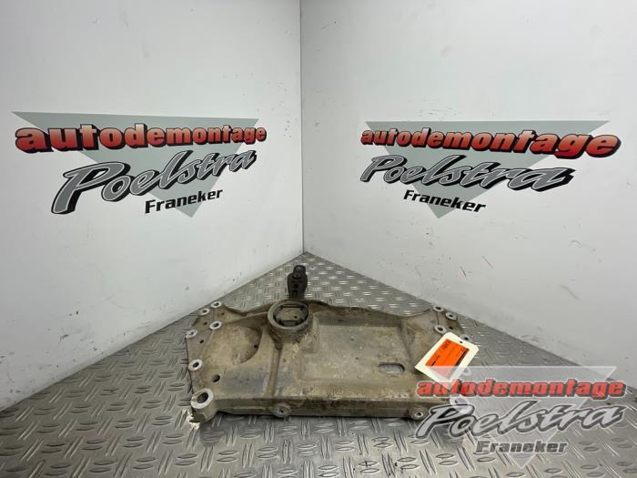 Gebruikte Subframe Volkswagen Caddy III (2KA,2KH,2CA,2CH) 1.9 TDI Prijs € 19,95 Margeregeling aangeboden door Autodemontage Poelstra B.V.