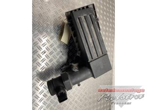 Gebruikte Luchtfilterhuis Audi A3 (8P1) 1.9 TDI Prijs € 49,00 Margeregeling aangeboden door Autodemontage Poelstra B.V.