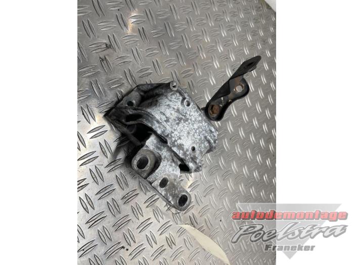 Gebruikte Motorsteun Volkswagen Passat (3C2) 2.0 TDI 16V 140 Prijs € 19,95 Margeregeling aangeboden door Autodemontage Poelstra B.V.
