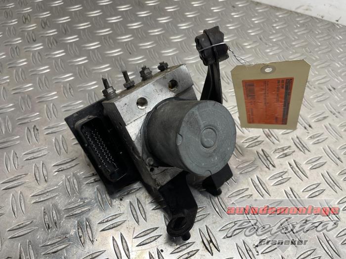 Gebruikte ABS Pomp BMW 5 serie (E60) 520i 24V Prijs € 13,95 Margeregeling aangeboden door Autodemontage Poelstra B.V.