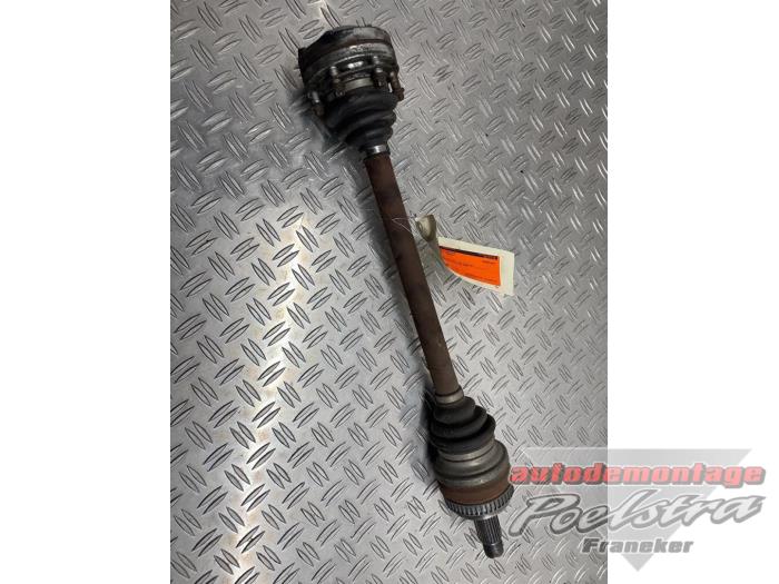Gebruikte Steekas links-achter BMW 1 serie (E81) 118d 16V Prijs € 30,00 Margeregeling aangeboden door Autodemontage Poelstra B.V.