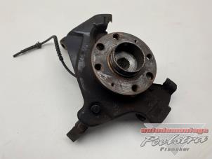 Gebruikte Fusee rechts-voor Opel Corsa D 1.2 16V Prijs € 19,95 Margeregeling aangeboden door Autodemontage Poelstra B.V.