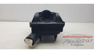 Gebruikte Luchtfilterhuis Opel Movano (4A1; 4A2; 4B2; 4B3; 4C2; 4C3) 2.5 CDTI 16V DPF Prijs € 40,00 Margeregeling aangeboden door Autodemontage Poelstra B.V.