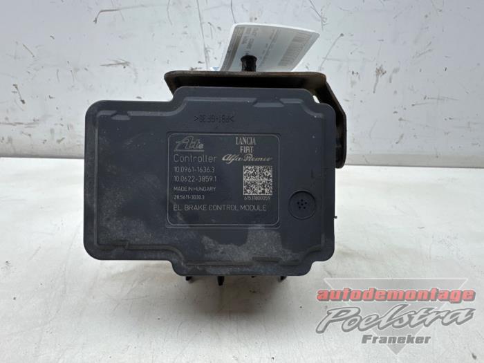 Gebruikte ABS Pomp Opel Combo 1.3 CDTI 16V ecoFlex Prijs € 45,00 Margeregeling aangeboden door Autodemontage Poelstra B.V.