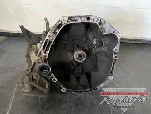 Gebruikte Versnellingsbak Renault Twingo II (CN) 1.5 dCi 90 FAP Prijs € 75,00 Margeregeling aangeboden door Autodemontage Poelstra B.V.