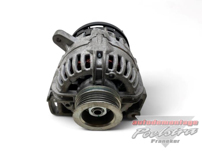 Gebruikte Dynamo Renault Twingo II (CN) 1.2 16V Prijs € 29,95 Margeregeling aangeboden door Autodemontage Poelstra B.V.