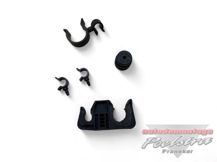 Gebruikte Airco deel (div) Opel Corsa D 1.3 CDTi 16V ecoFLEX Prijs € 10,00 Margeregeling aangeboden door Autodemontage Poelstra B.V.