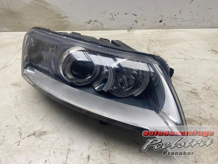 Koplamp rechts van een Audi A6 Avant (C6) 2.7 TDI V6 24V Quattro 2006