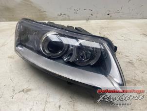 Gebruikte Koplamp rechts Audi A6 Avant (C6) 2.7 TDI V6 24V Quattro Prijs € 280,00 Margeregeling aangeboden door Autodemontage Poelstra B.V.