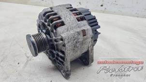 Gebruikte Dynamo Opel Vivaro 1.9 DTI 16V Prijs € 34,95 Margeregeling aangeboden door Autodemontage Poelstra B.V.