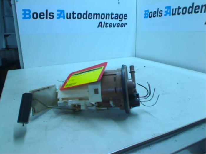 Gebruikte Brandstofpomp Elektrisch Toyota Yaris (P1) 1.4 D-4D Prijs € 35,00 Margeregeling aangeboden door Boels Autodemontage