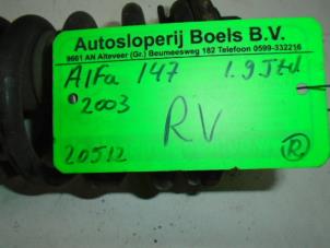 Gebruikte Schokdemperpoot rechts-voor Alfa Romeo 147 (937) 1.9 JTD 115 Prijs € 35,00 Margeregeling aangeboden door Boels Autodemontage