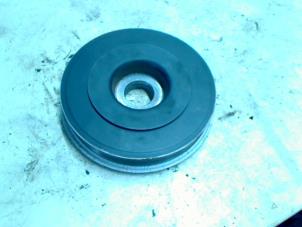 Gebruikte Krukas Poelie Peugeot 206 SW (2E/K) 1.4 HDi Prijs € 50,00 Margeregeling aangeboden door Boels Autodemontage