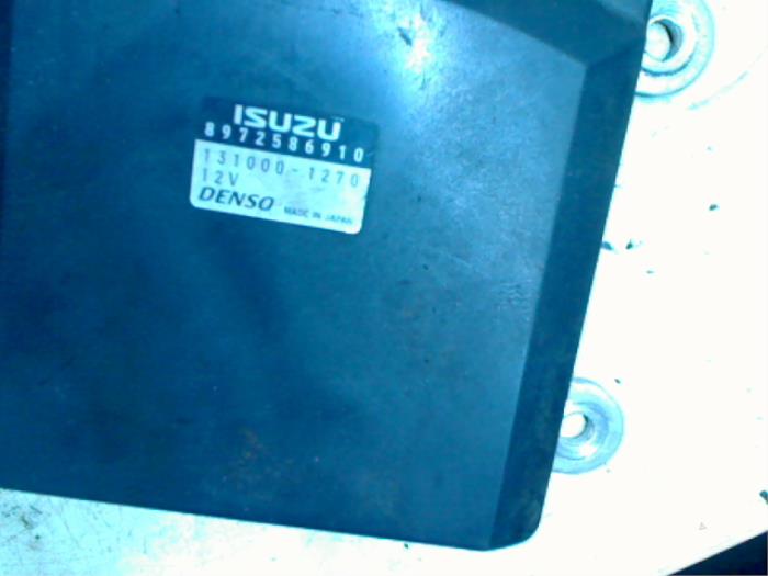 Gebruikte Inspuitcomputer Opel Signum (F48) 3.0 CDTI V6 24V Prijs € 50,00 Margeregeling aangeboden door Boels Autodemontage
