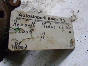 Gebruikte Wielnaaf voor Renault Modus/Grand Modus (JP) 1.2 16V Prijs op aanvraag aangeboden door Boels Autodemontage