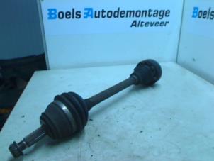 Gebruikte Homokineetas links-voor Volkswagen Golf III Cabrio (1E) 1.8,Avantgarde Prijs € 30,00 Margeregeling aangeboden door Boels Autodemontage