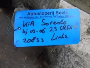 Gebruikte Draagarm links-voor Kia Sorento I (JC) 2.5 CRDi 16V Prijs € 35,00 Margeregeling aangeboden door Boels Autodemontage