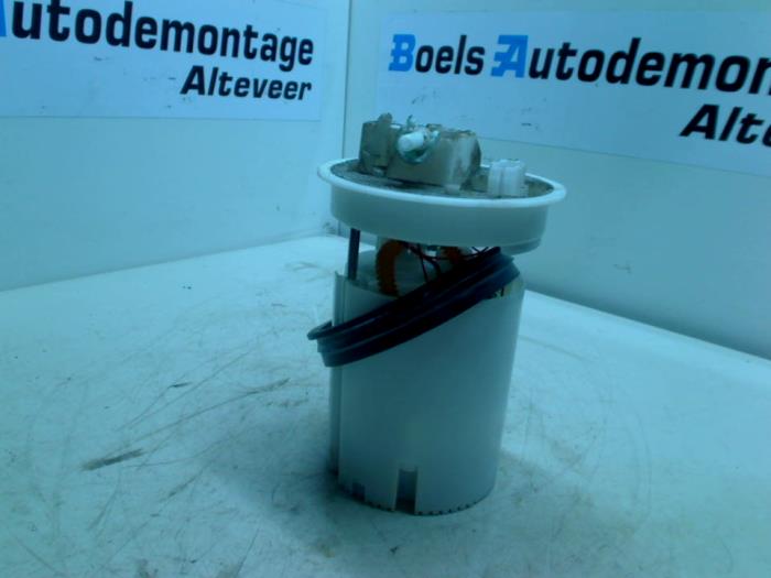 Gebruikte Tank element Pomp Ford Fiesta 6 (JA8) 1.0 Ti-VCT 12V 65 Prijs € 40,00 Margeregeling aangeboden door Boels Autodemontage
