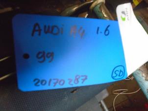 Gebruikte Bagageruimte Dekzeil Audi A4 Avant (B5) 1.6 Prijs € 50,00 Margeregeling aangeboden door Boels Autodemontage
