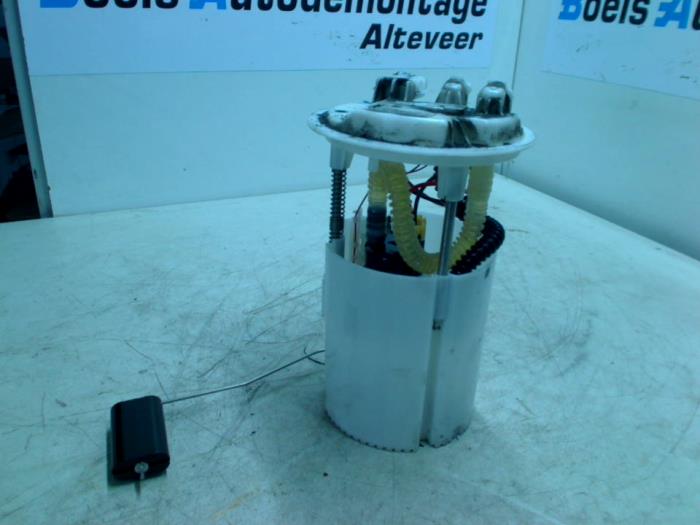 Gebruikte Tank element Pomp Renault Megane III Grandtour (KZ) 1.5 dCi 110 Prijs € 50,00 Margeregeling aangeboden door Boels Autodemontage
