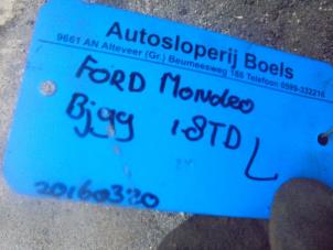 Gebruikte Cardanas links-voor (VWA) Ford Mondeo II 1.8 TD CLX Prijs € 35,00 Margeregeling aangeboden door Boels Autodemontage