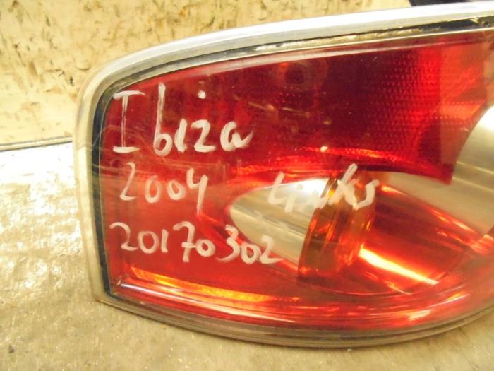 Achterlicht links van een Seat Ibiza III (6L1) 1.4 16V 75 2004