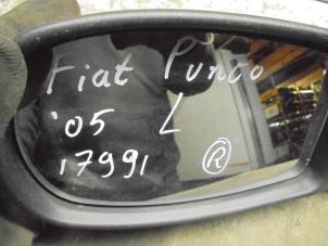 Gebruikte Buitenspiegel links Fiat Punto II (188) 1.4 16V Prijs € 25,00 Margeregeling aangeboden door Boels Autodemontage