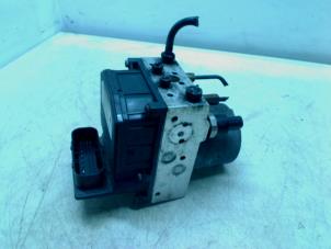 Gebruikte ABS Pomp Toyota Avensis Wagon (T25/B1E) 2.2 D-4D 16V D-CAT Prijs € 75,00 Margeregeling aangeboden door Boels Autodemontage