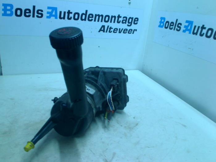 Gebruikte Servopomp Peugeot Partner (GC/GF/GG/GJ/GK) 1.6 HDI 90 16V Prijs € 100,00 Margeregeling aangeboden door Boels Autodemontage